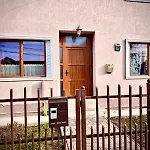 Dodi House