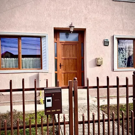 Dodi House